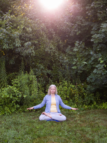 practicing Falun Dafa meditation