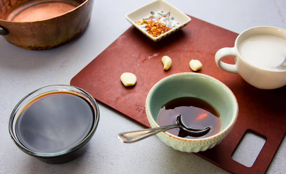 ingredients for soy chili sauce