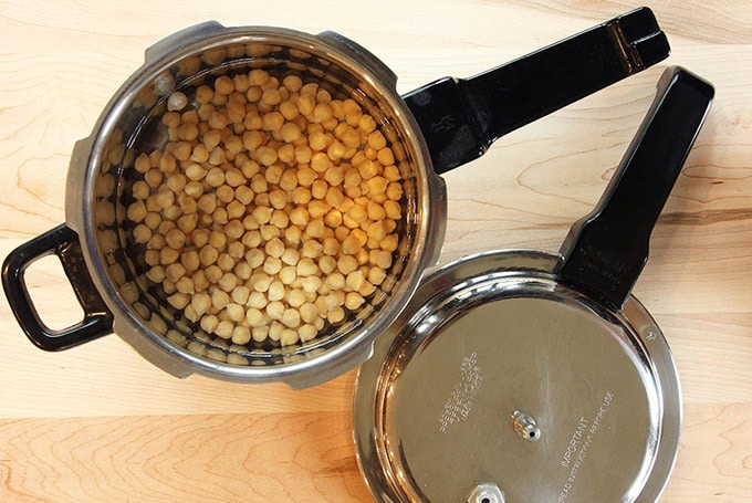 pressure cooker with beans