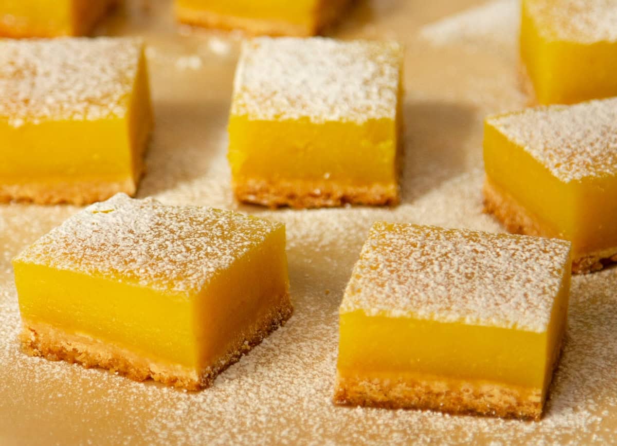 sliced lemon bars