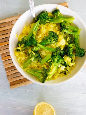 Rice with Broccoli and Lemon on the side