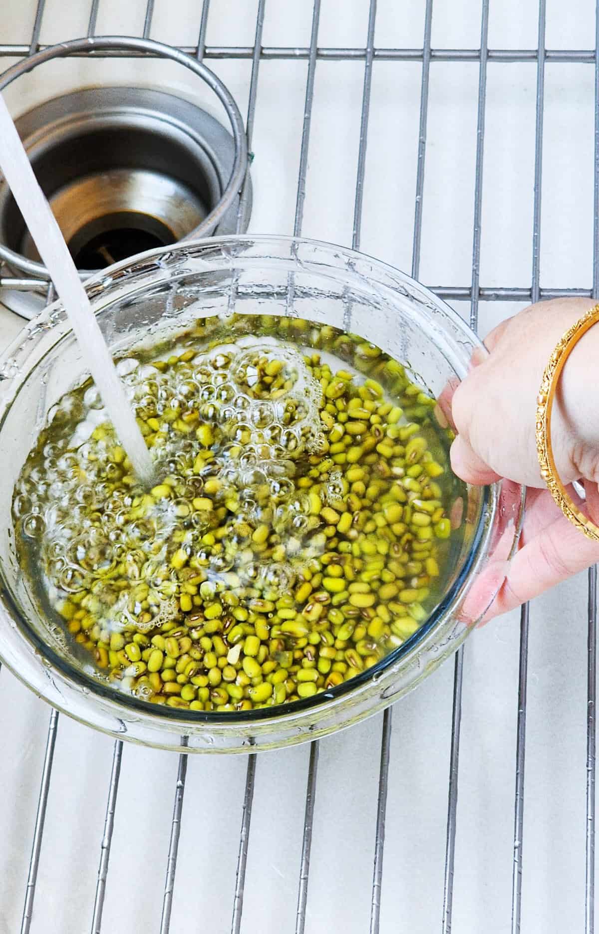 soaking mung beans