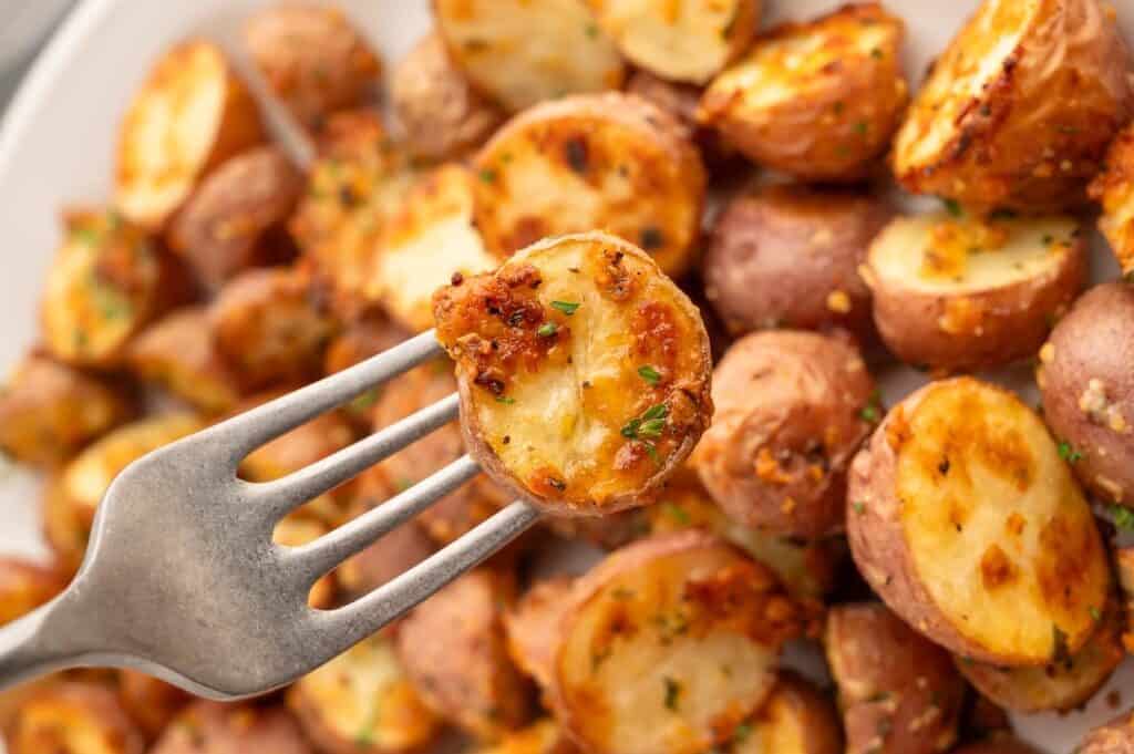 Crispy Garlic Parmesan Potatoes
