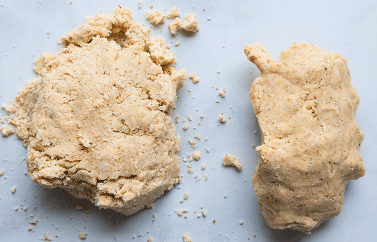 unkneaded and kneaded dough